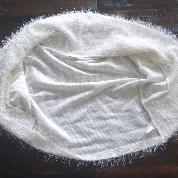 Suzy Shier shrug - Picture 6 of 8